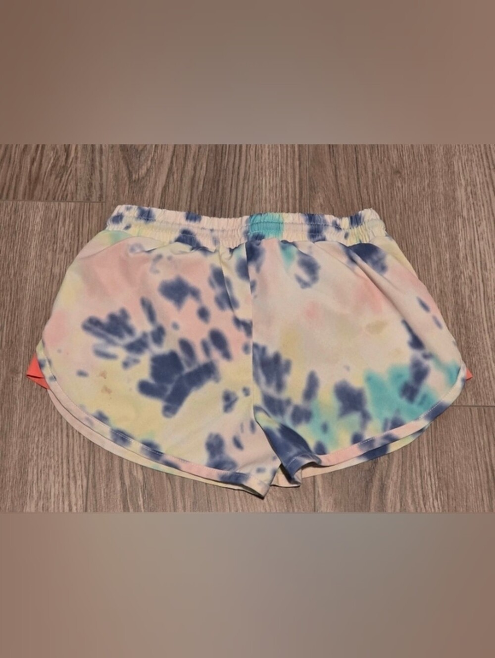 Shorts - Picture 2 of 4